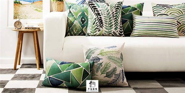 抱枕，點(diǎn)綴沙發(fā)時(shí)尚格調(diào)