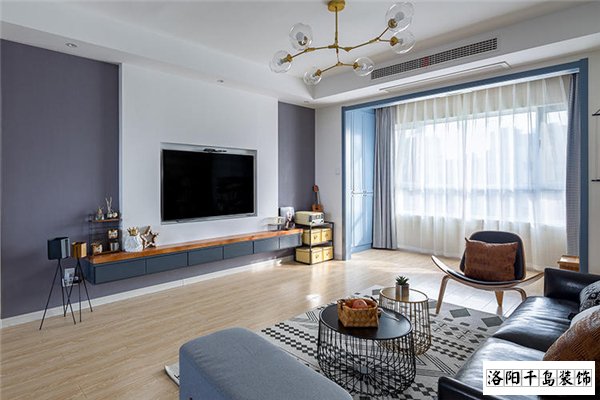 多燈頭設(shè)計，亮度更高