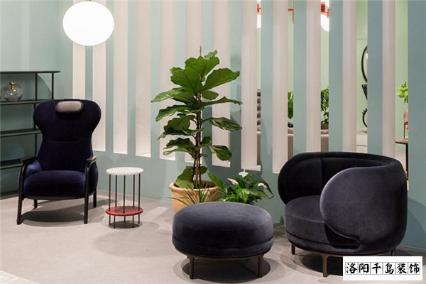 鐵藝花架，增添綠色